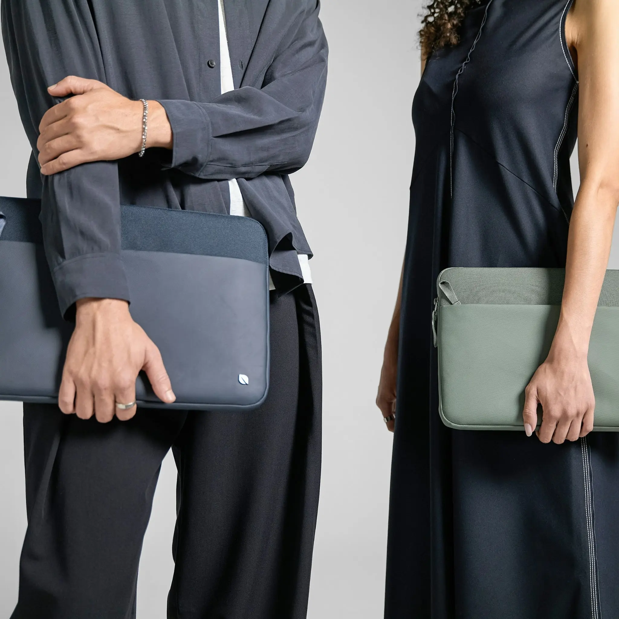 Incase A.R.C. Sleeve for 16-inch Laptop - Image 17