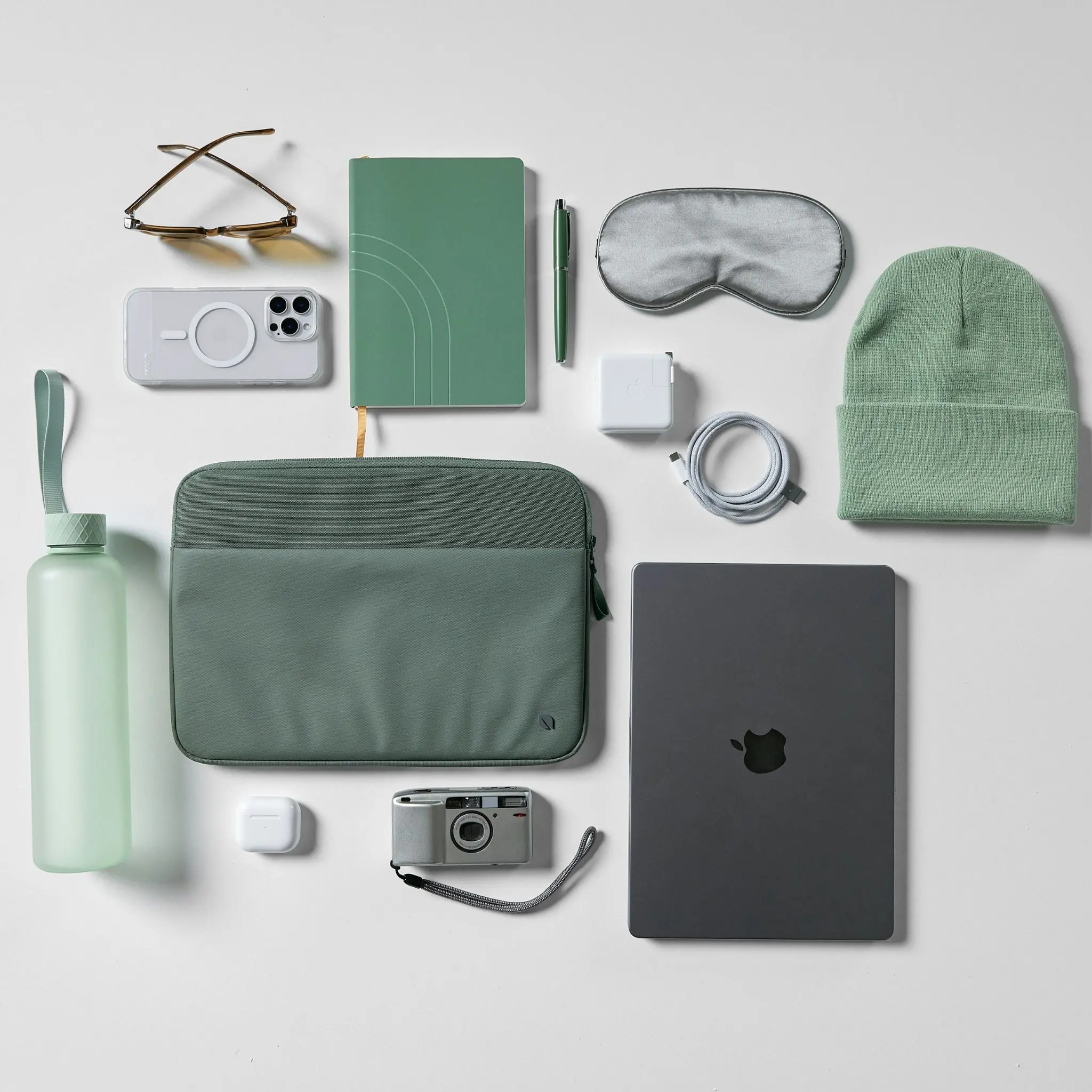 Incase A.R.C. Sleeve for 16-inch Laptop - Image 8