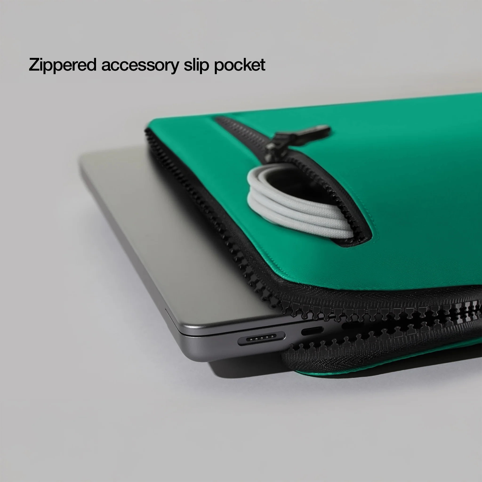 Incase Compact Sleeve for 13-inch Laptop - Image 86