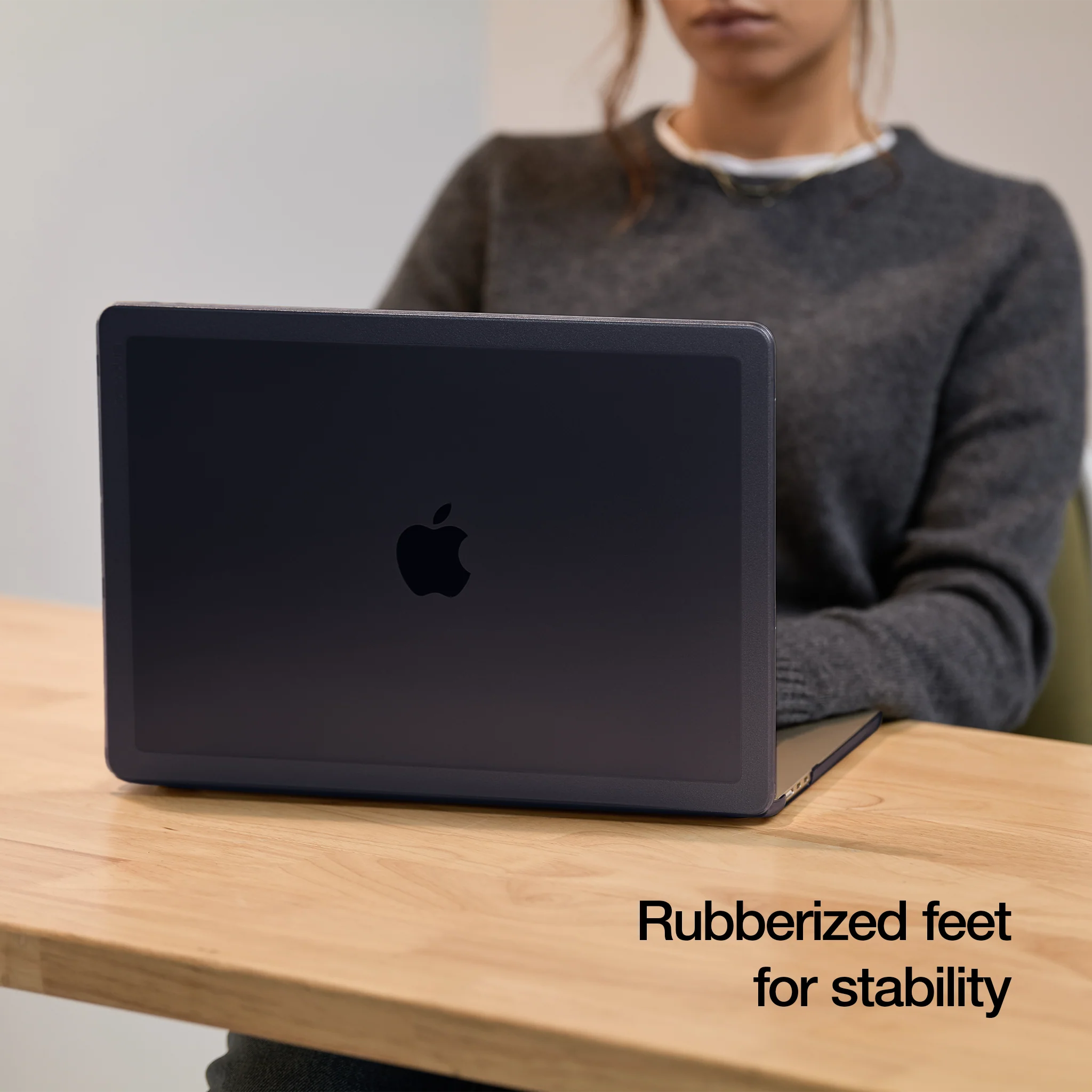 Incase Edge Hardshell with Makrolon® for MacBook Air 13" - Image 4