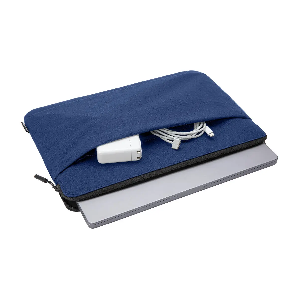 Incase Go Sleeve for 16-inch Laptop - Image 3