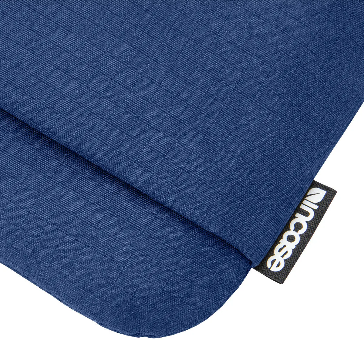 Incase Go Sleeve for 16-inch Laptop - Image 7
