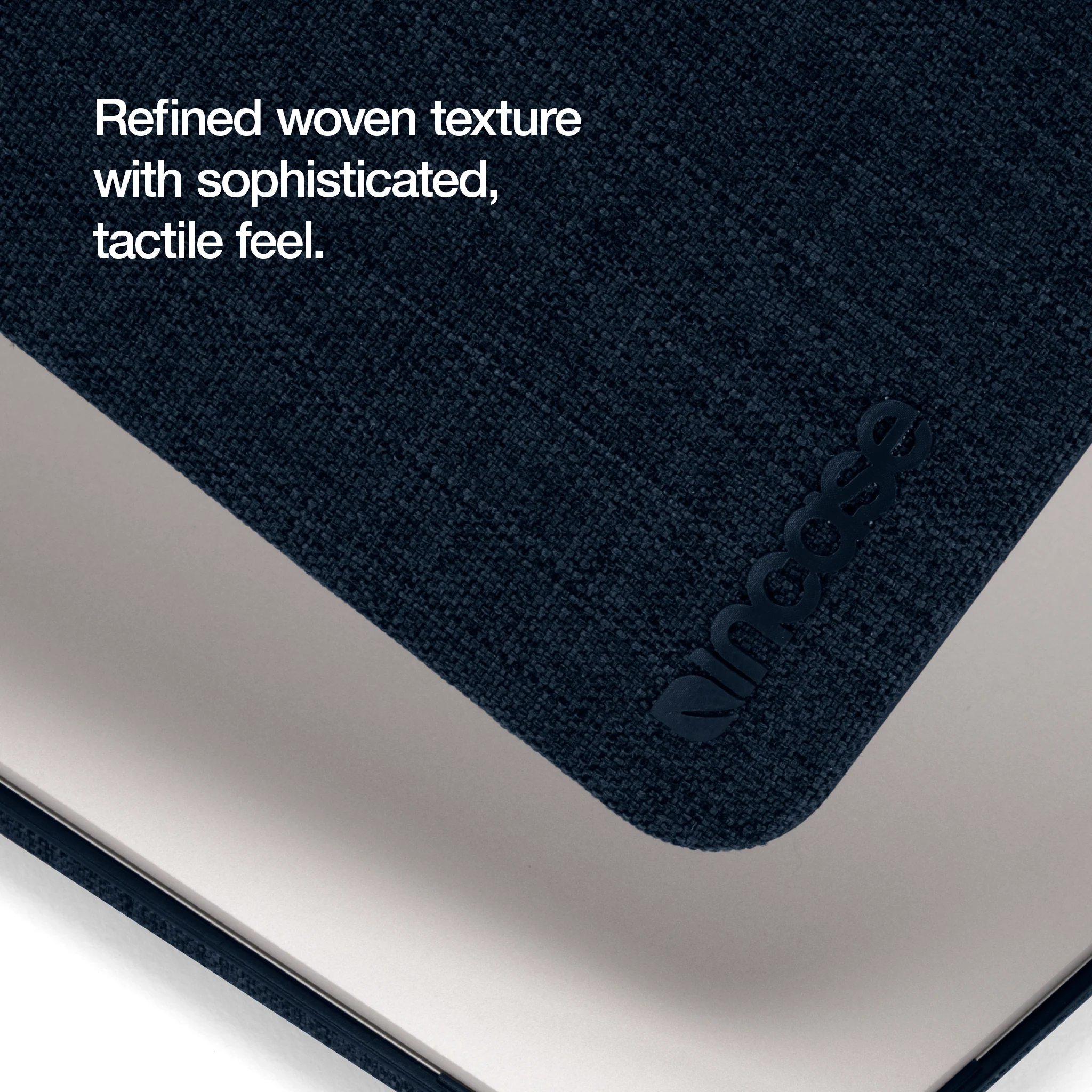 Incase Textured Hardshell with Woolenex for MacBook Pro 16" - Image 6