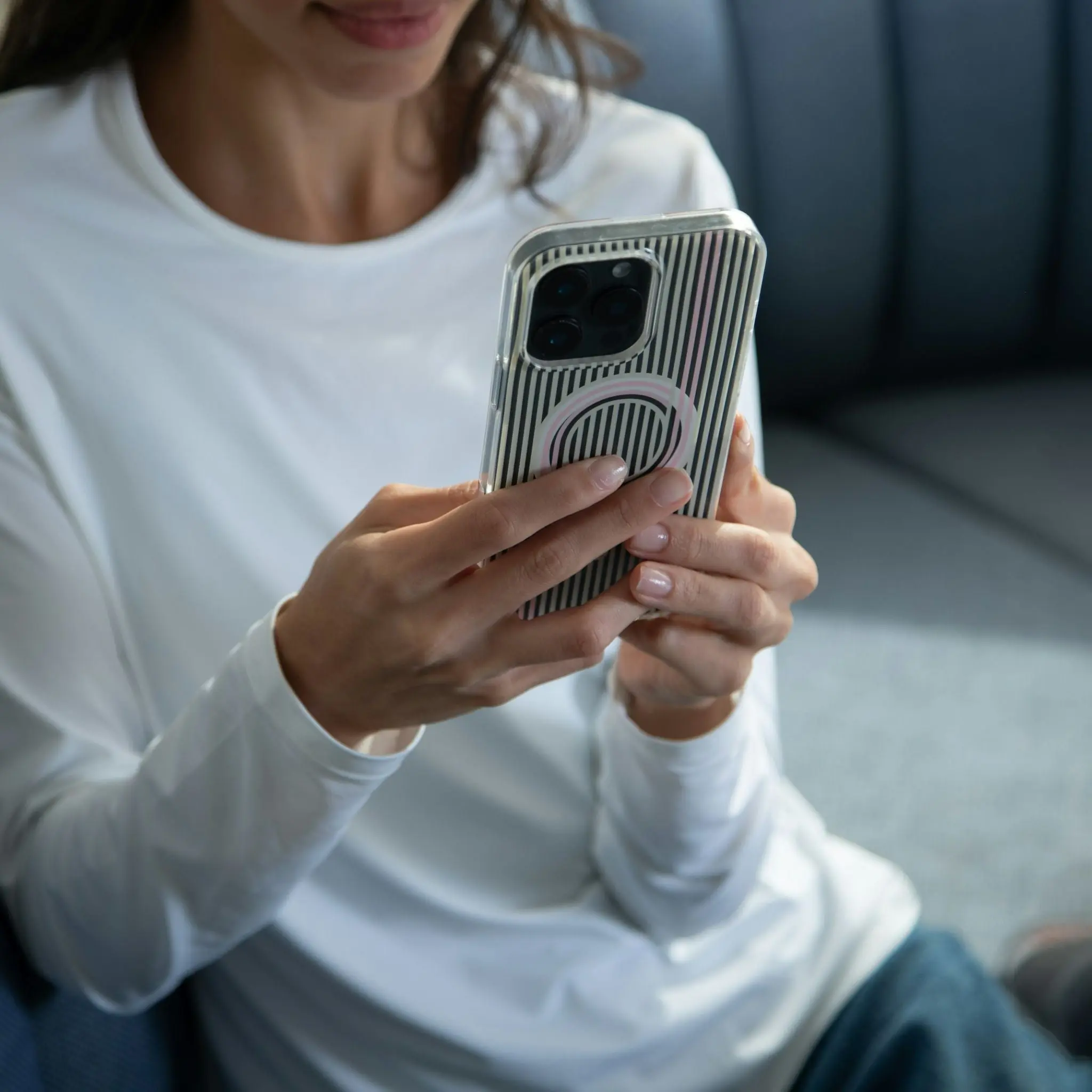 Level Case with MagSafe for iPhone 16 Pro Max - Image 5